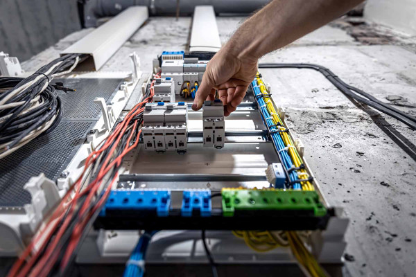 Tramitación Líneas de Media y Alta Tensión · Ingeniería · Ingenieros Técnicos Torrelodones